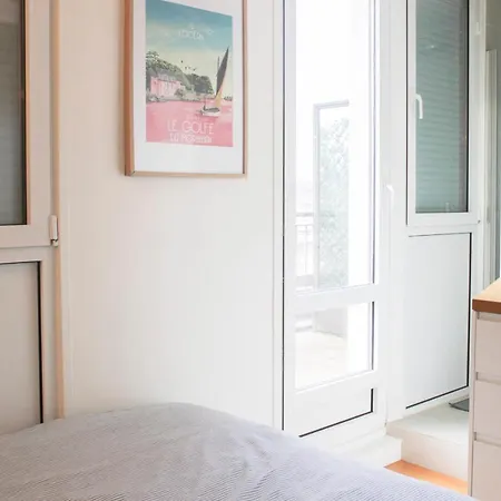 Superb With View Of The Eiffel Tower