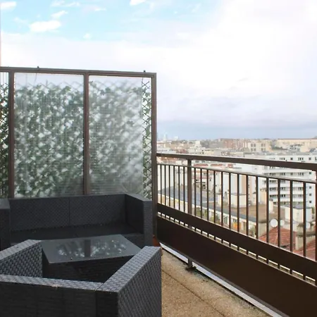 Апартаменты Superb With View Of The Eiffel Tower Булонь-Бийанкур