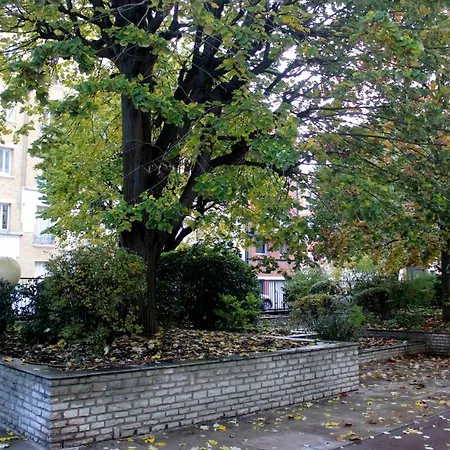 Superb With View Of The Eiffel Tower Boulogne-Billancourt